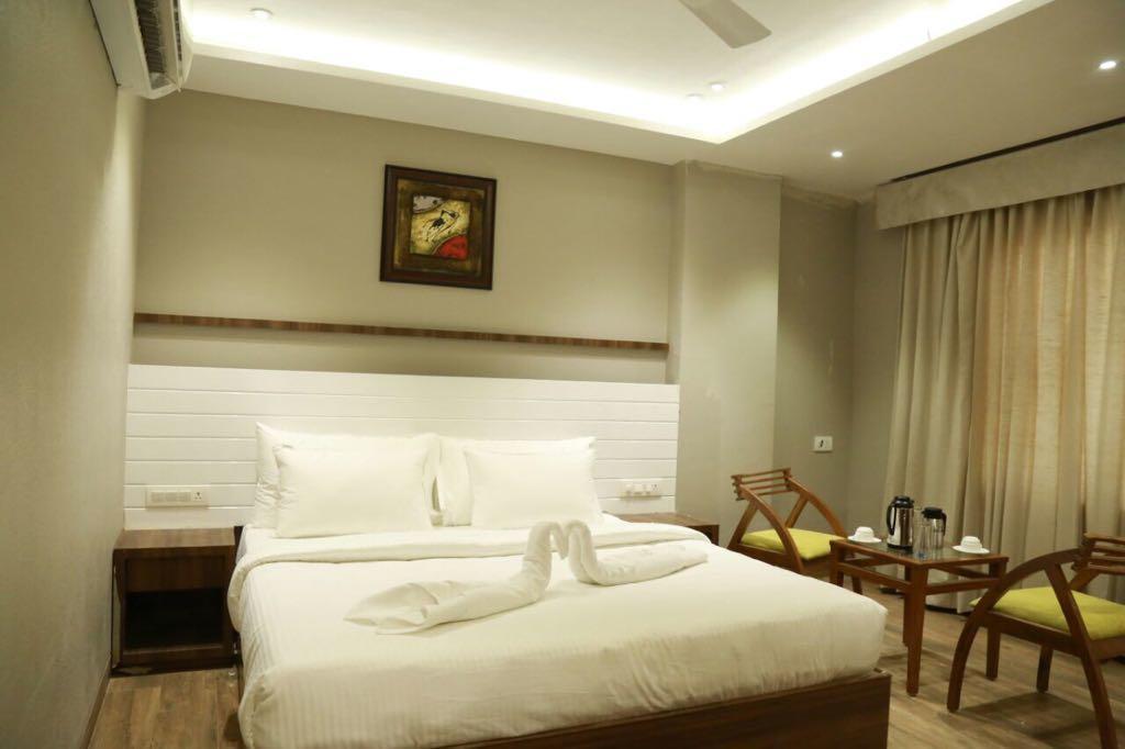 Hotel City Crown Mandsaur Exterior photo